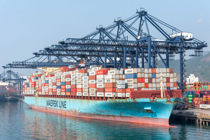 Maersk-Containerfrachter am Hafen Yantian, China