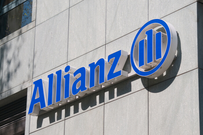 Allianz-Logo auf Gebäude