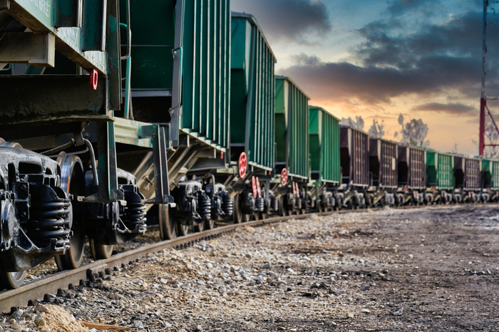 Güterwaggons auf Gleisen
