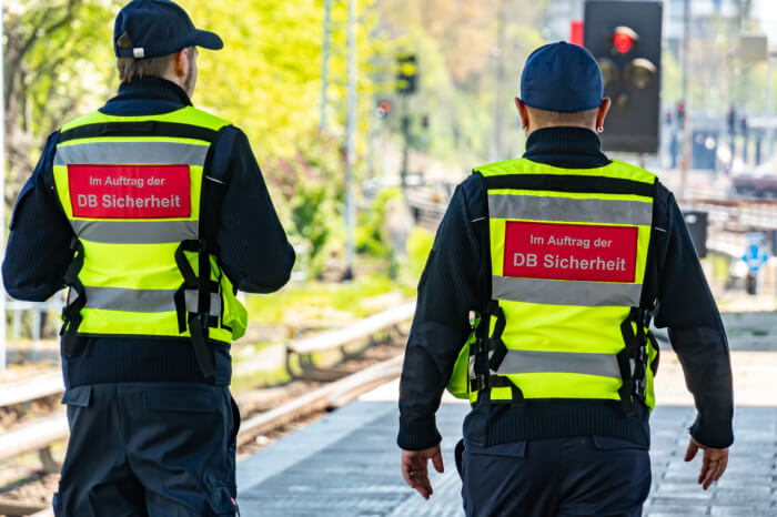 Deutsche Bahn Mitarbeiter Sicherheitswesten