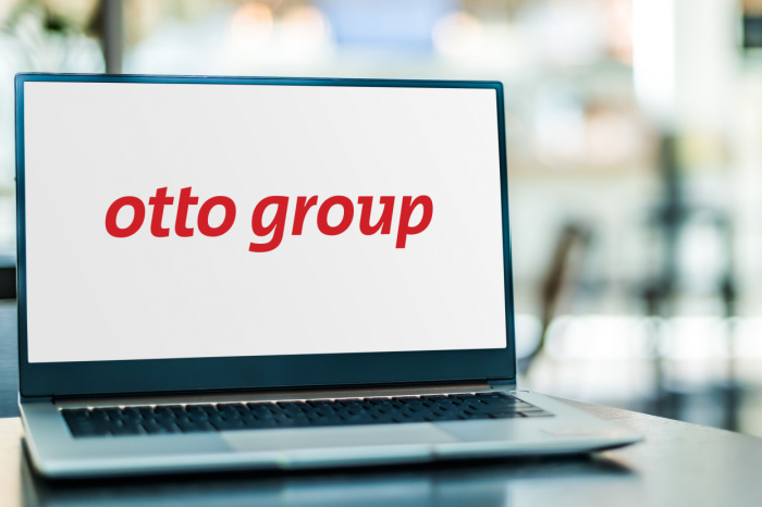 Otto Group Logo auf Laptop