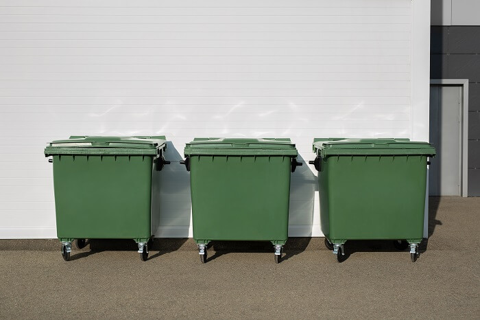 Drei Müllcontainer