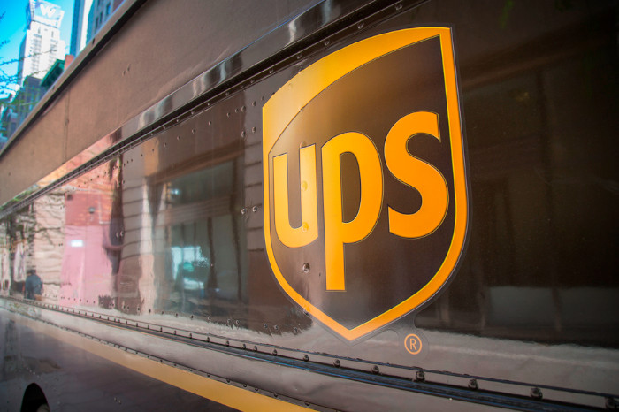 UPS Logo auf Lieferwagen