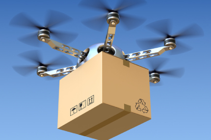 Drohne mit einem Paket