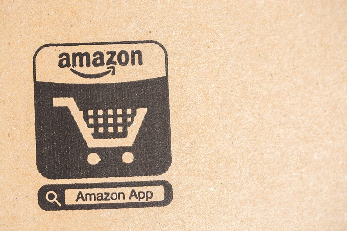 Amazon Prime Paket, Nahaufnahme Auf Logo 
