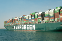 Containerschiff der Reederei Evergreen