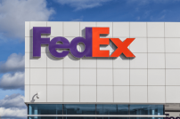 FedEx Logo an Gebäude