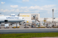 Lufthansa Cargo Flieger am Flughafen